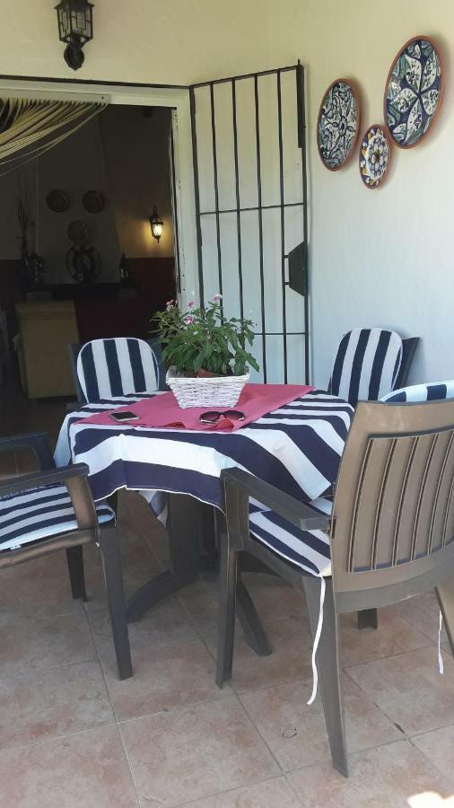 Chalet La Huerta 2 Amplios Jardines Barbacoa Y Wifi Conil De La Frontera Exterior photo